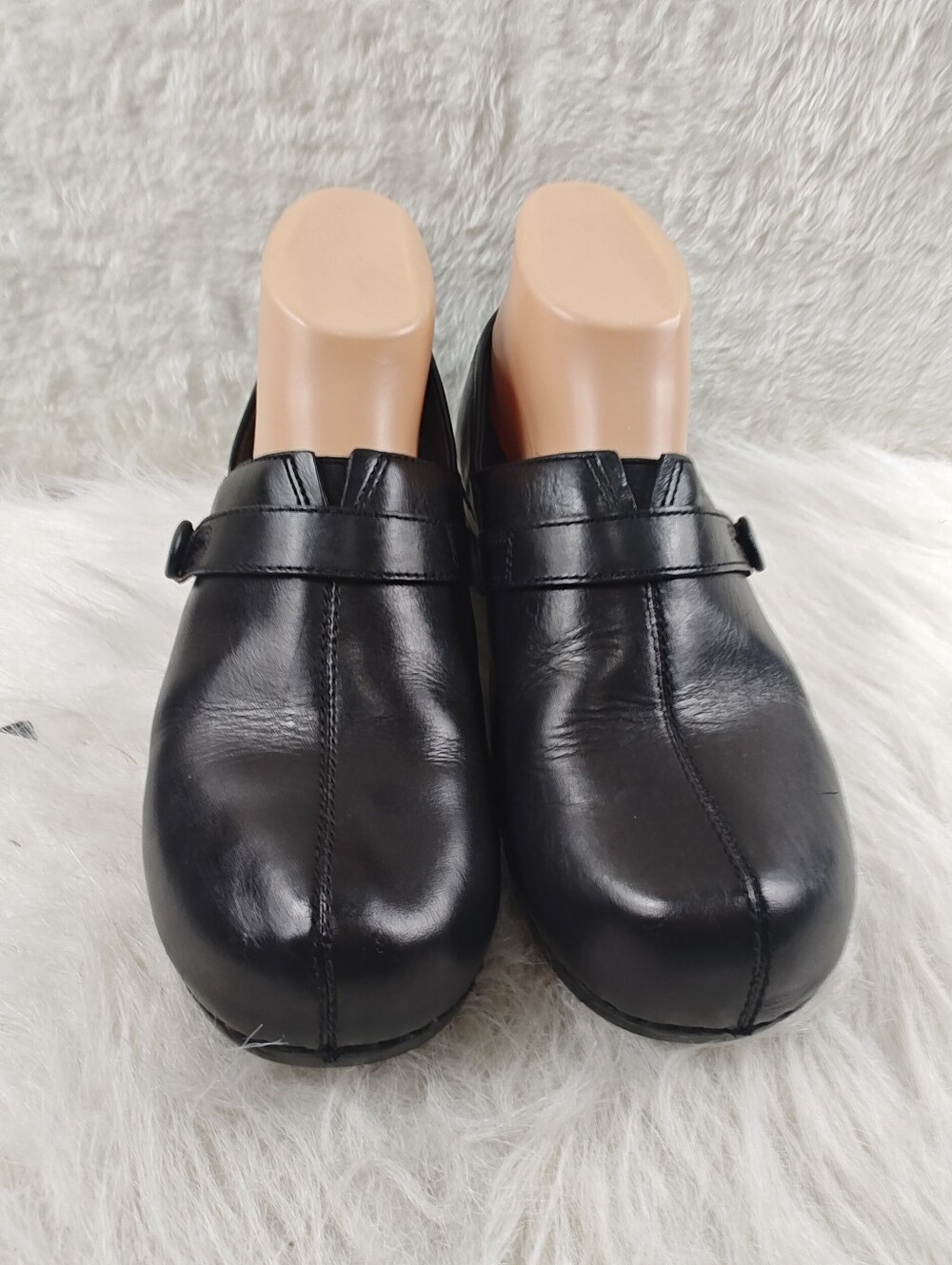 Dansko Black Leather Solstice Clogs Button Strap Comfort Shoes Size 39 8.5